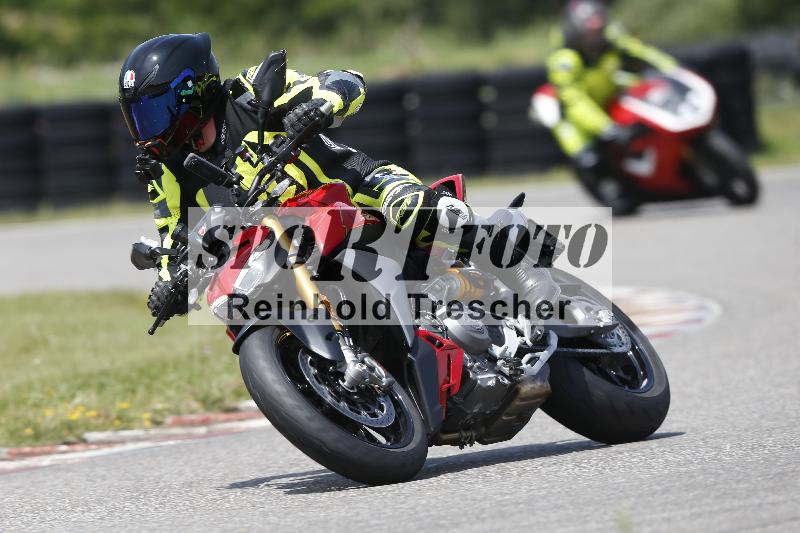 /27 12.06.2025 Ducati Schweiz Trackday Warmup  ADR/blau-bleu/ohne